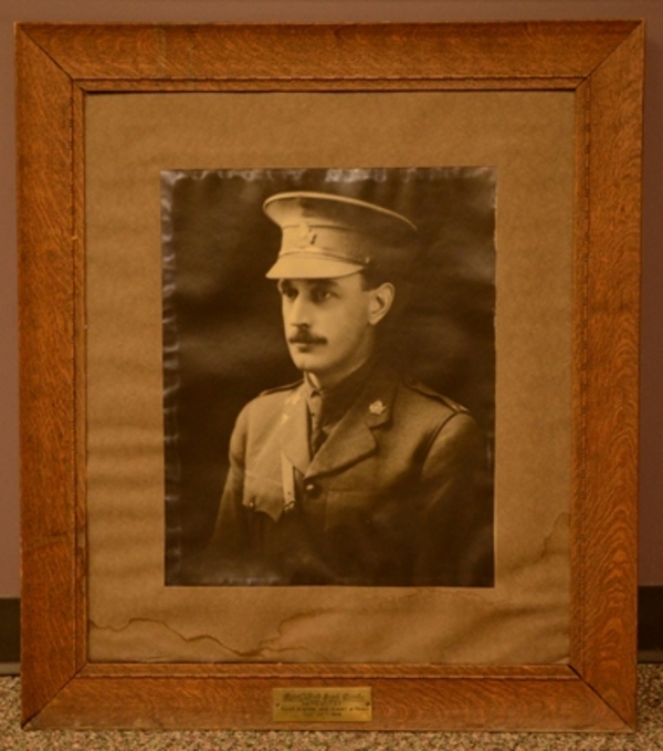 Titre original :  Photo of Alfred Frank Mantle – from the Digital Collection at the Canadian Virtual Memorial: http://www.veterans.gc.ca/eng/remembrance/memorials/canadian-virtual-war-memorial/.