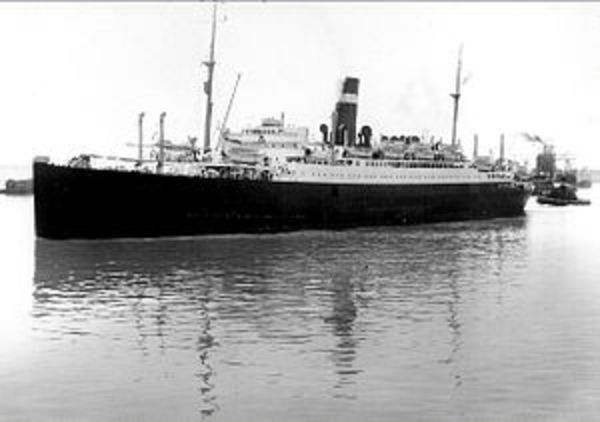 Titre original :  Athenia in Montreal Harbour in 1933